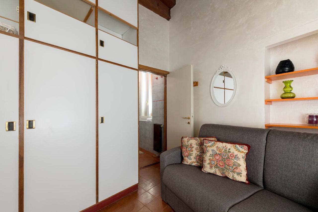 Apartament Giglio House - Campo De' Fiori Rzym Zewnętrze zdjęcie